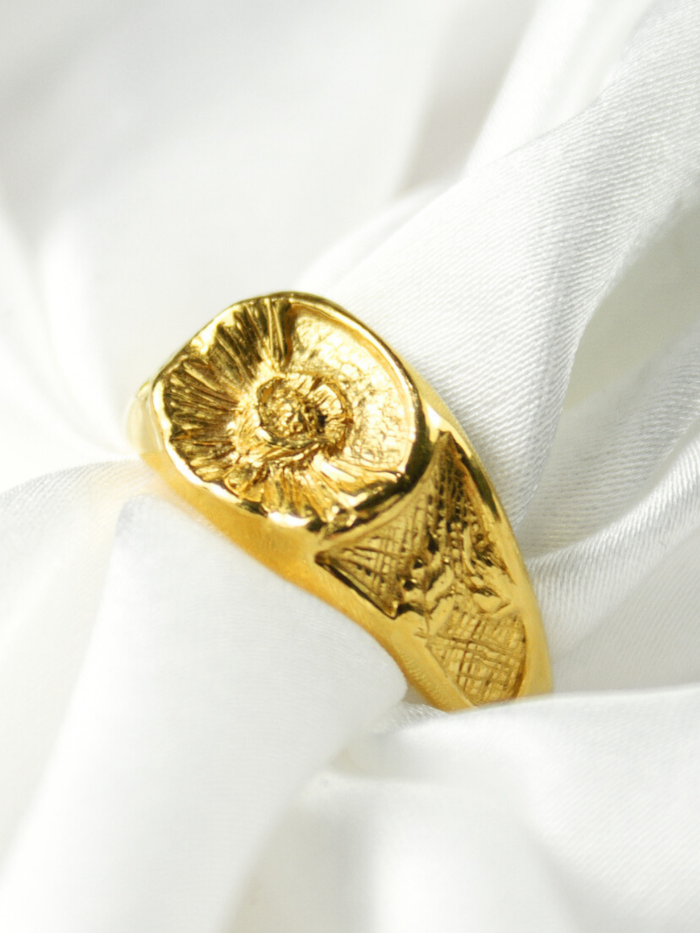 Peony- srebrny sygnet damski, rzeźbiony, piwonia